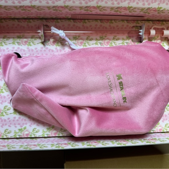 NWT Stanley x LoveShackFancy 40 oz - Blooming Heirloom - Picture 4 of 4